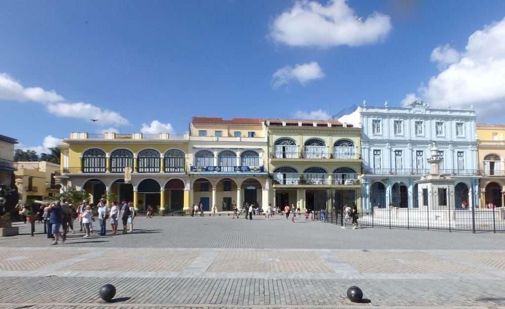 Cuba - Havana - Plaza Vieja (Old Square)