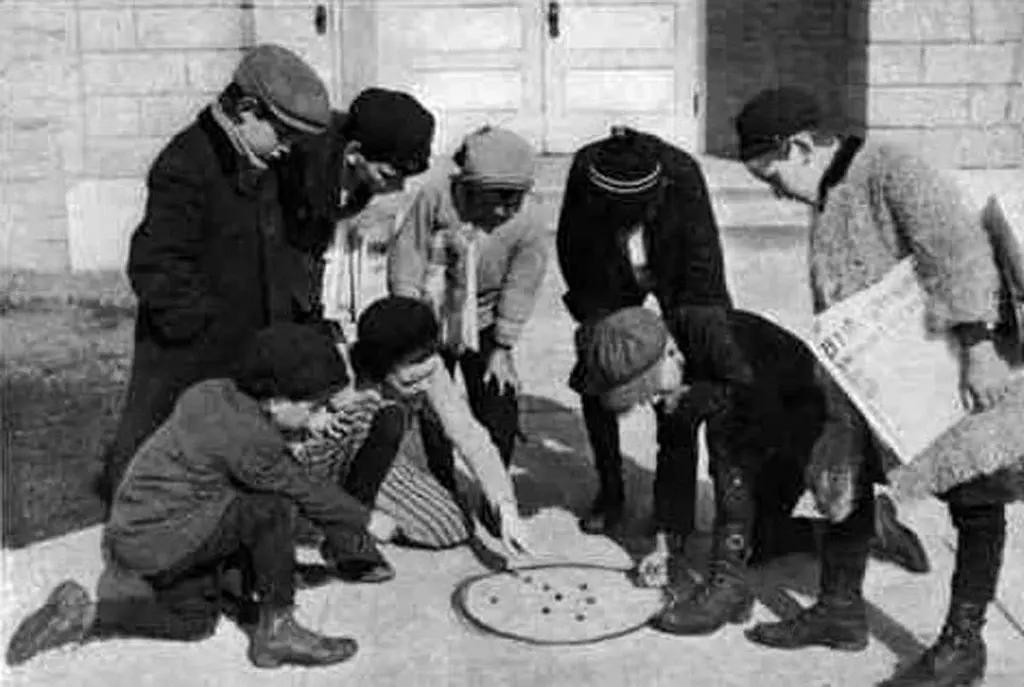 Children playing Lings in England