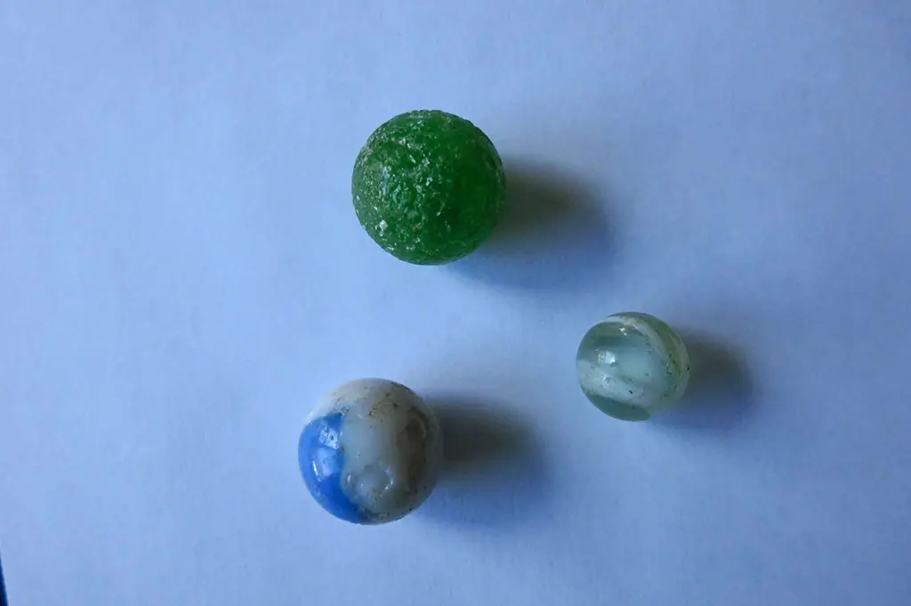 Flakies - marbles with flaws